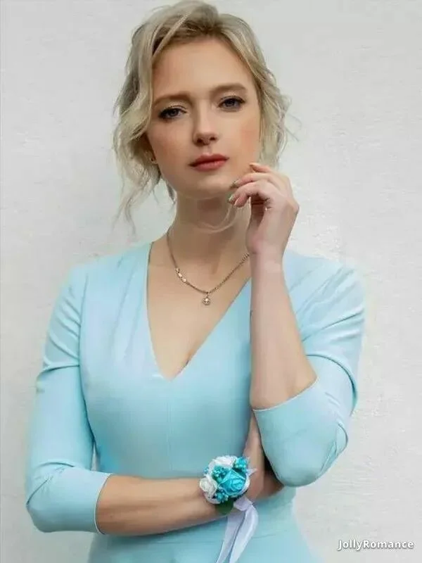 Julia Profile image 4
