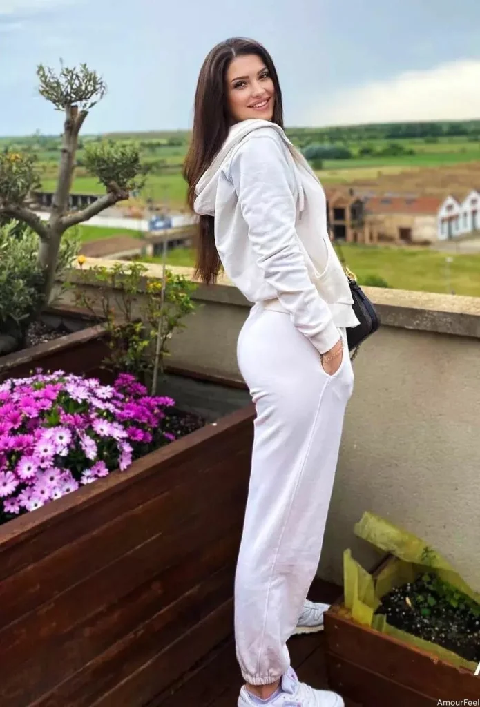 Liliana Profile image 3