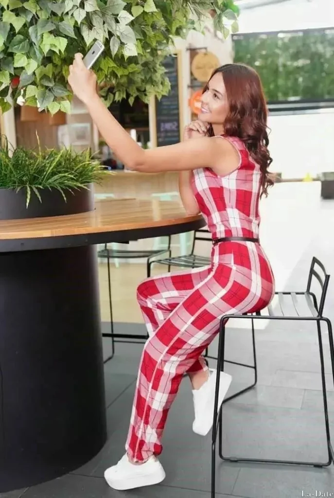 Alejandra Profile image 2