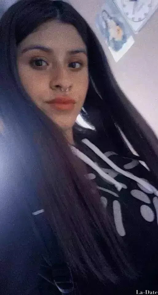 Yuliana Profile image 1