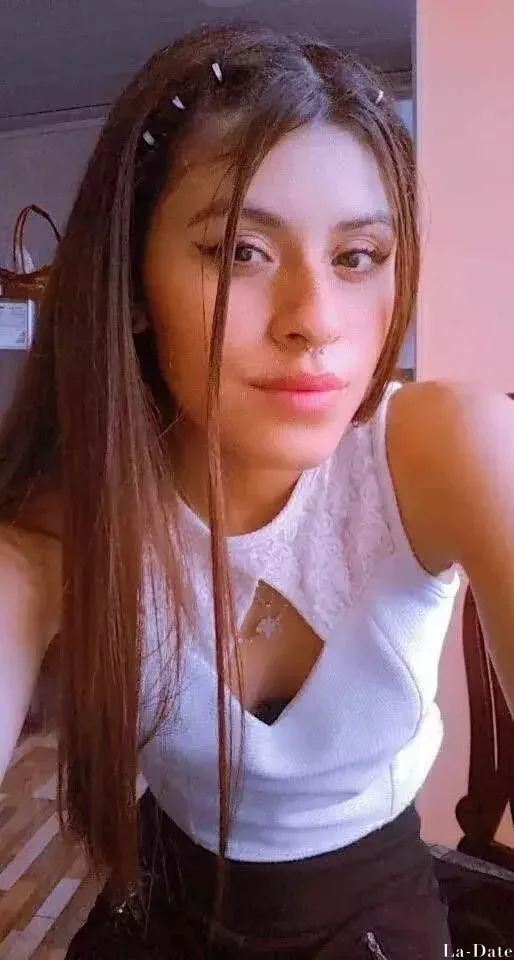 Yuliana Profile image 3