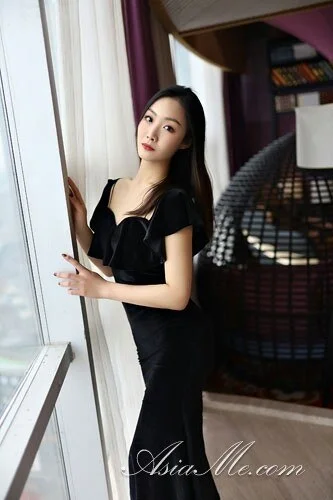 Bella Profile image 3