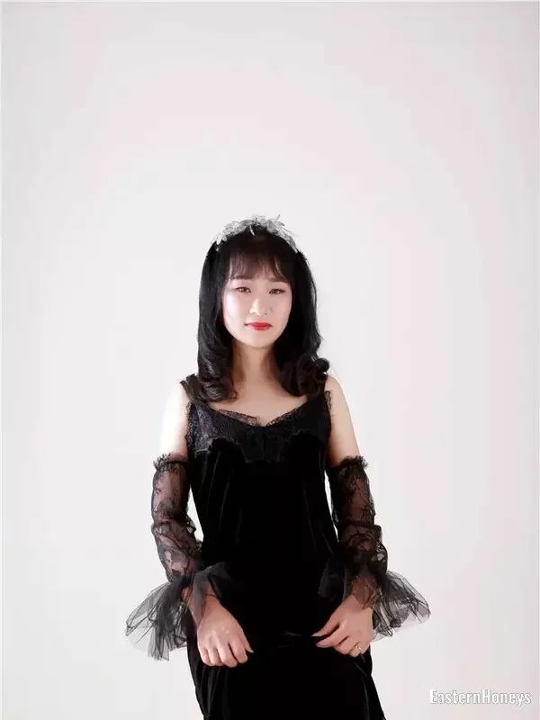 Qiumei Profile image 2