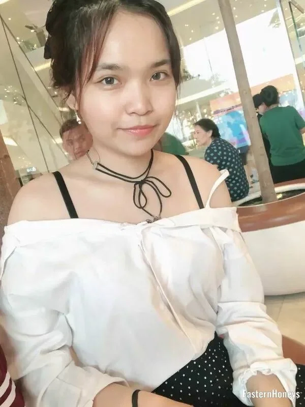 Mia Profile image 4