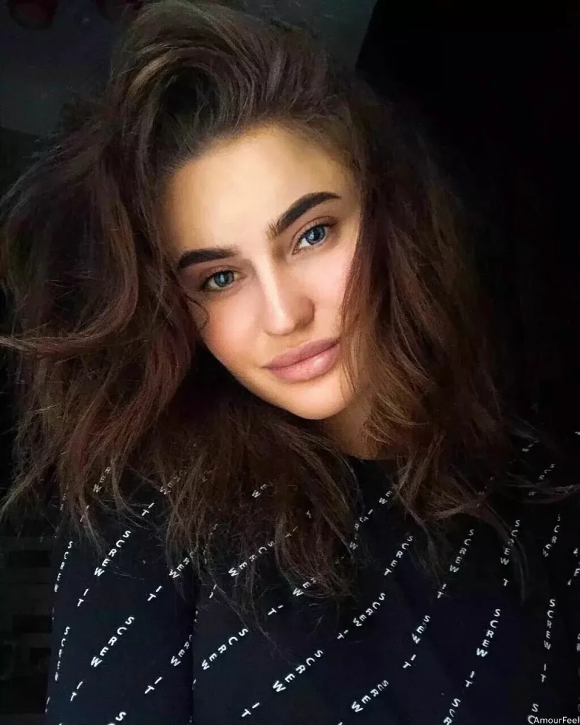 Anna Profile image 4